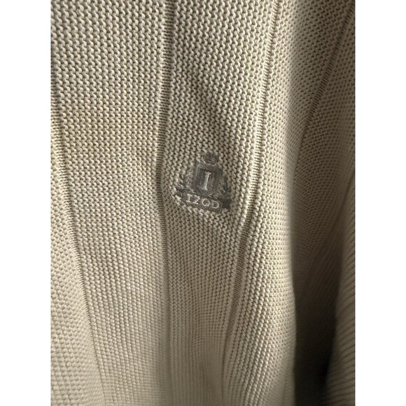 Vintage Men's BeigeIzod Pullover Crew Neck Sweater - Picture 2 of 8